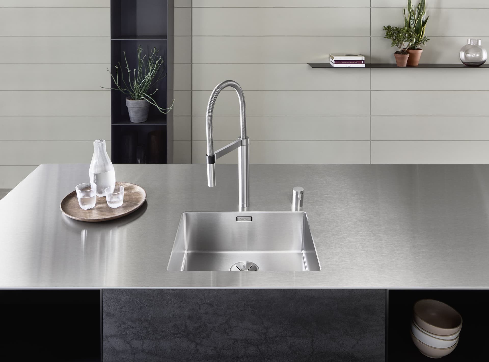High-quality steel sinks stainless with precision engineering
