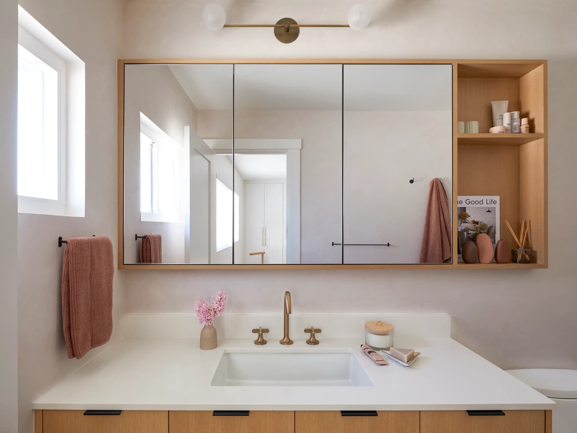 Shop Elegant Bathroom Mirrors for Modern and Classic Homes