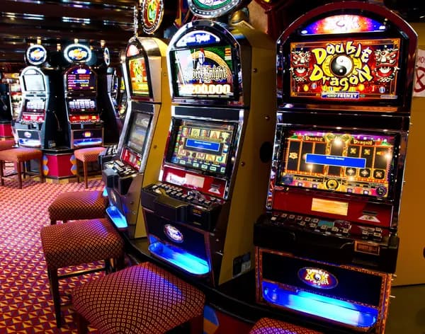Online διασκέδαση στο Onlyspins Casino για παίκτες στην Ελλάδα με ζωντανό καζίνο