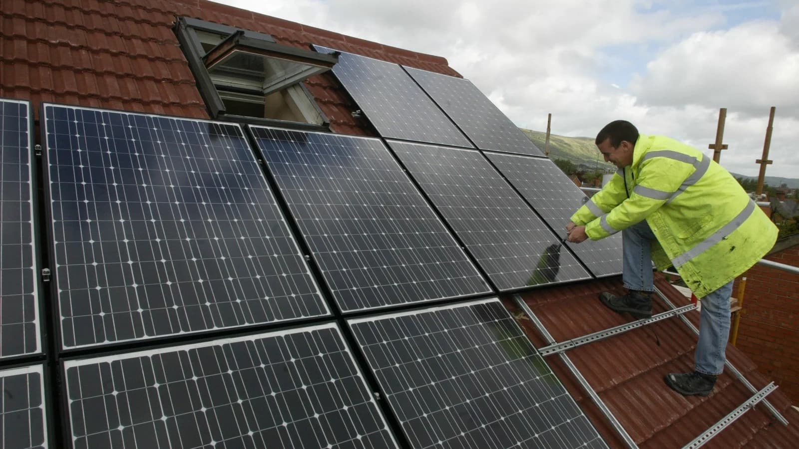 Solar Panels Cambridge: Reduce Your Energy Bills Today