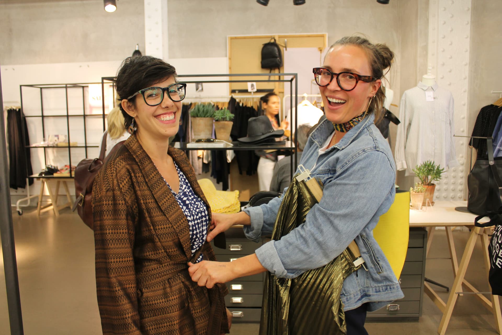NYC Wardrobe Stylist Jamie Lewis: Elevating Every Woman’s Look Through Timeless Fashion