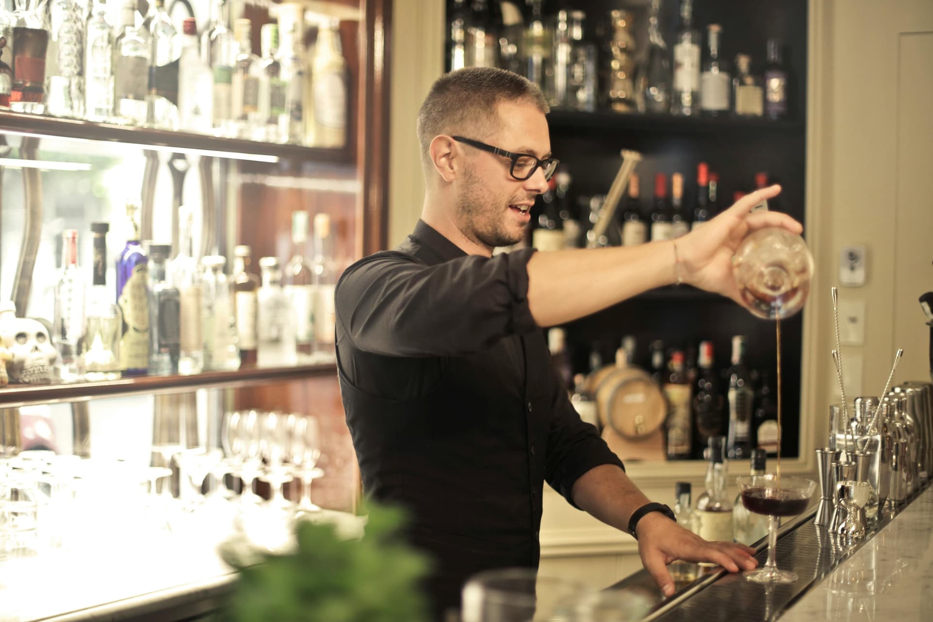 How a Mobile Bar Service Enhances Your Event Experience