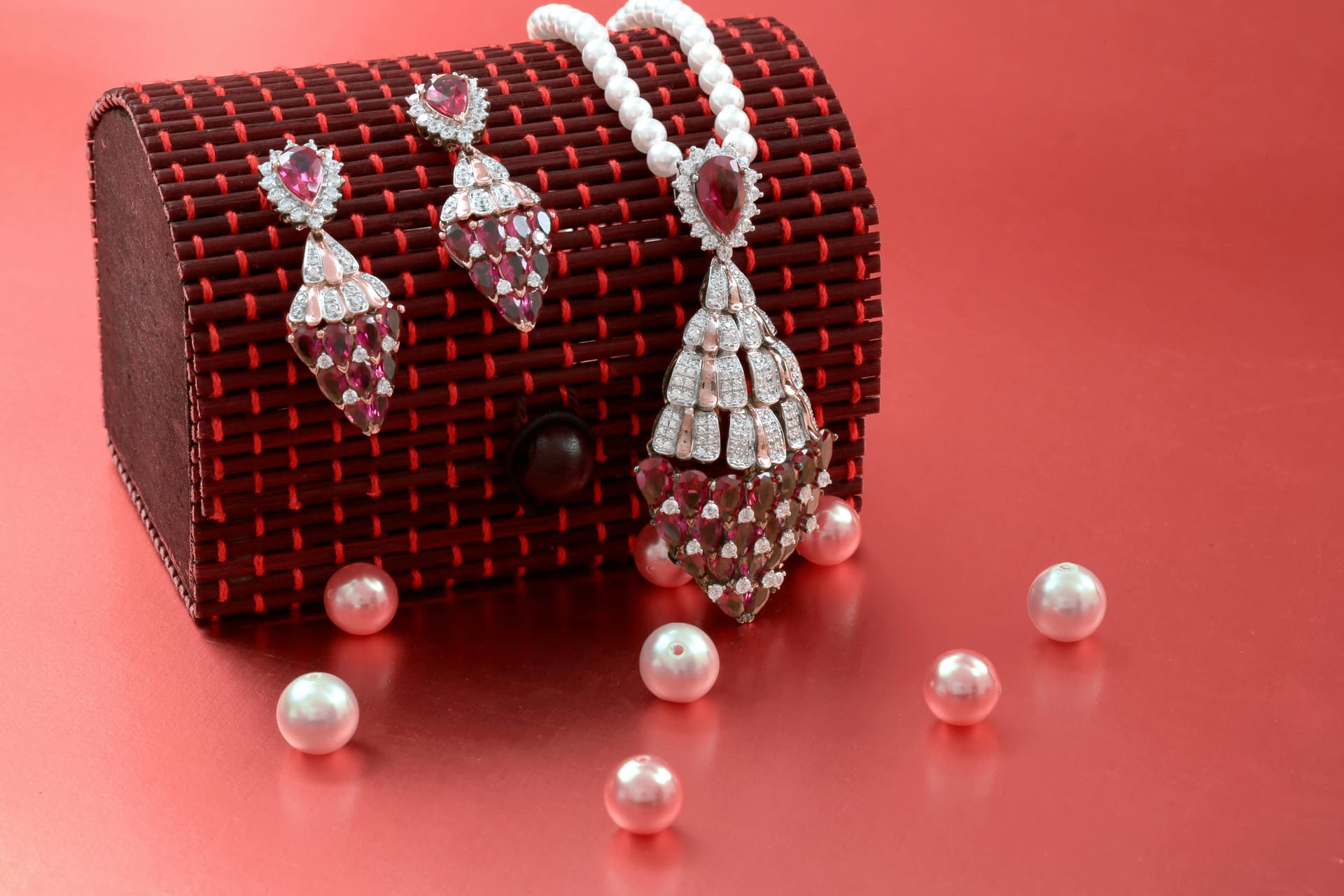 How Custom Jewelry Packaging Boosts Brand Recognition